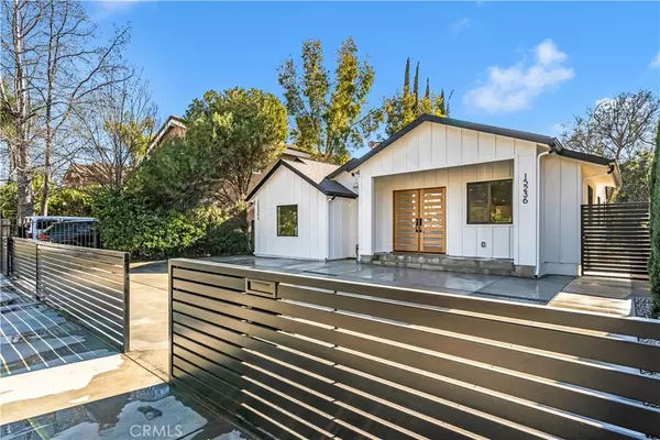 15236 Hartsook ST, Sherman Oaks, CA 91403