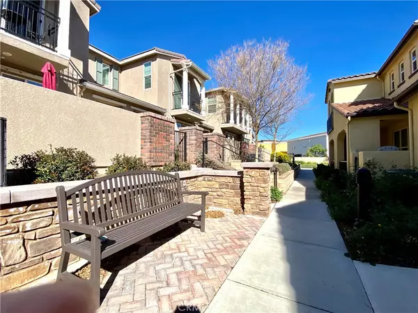 Valencia, CA 91354,28784 Calle De La Paz DR #203