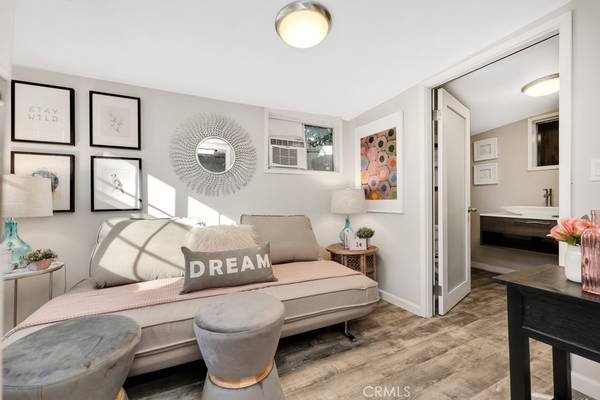 Sherman Oaks, CA 91403,15203 Morrison ST