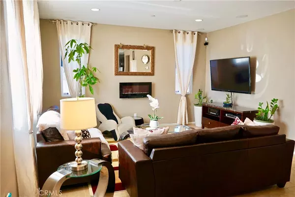 Sylmar, CA 91342,13257 Azores AVE