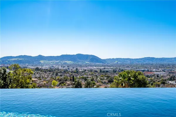 Burbank, CA 91504,1132 Vista Ridge