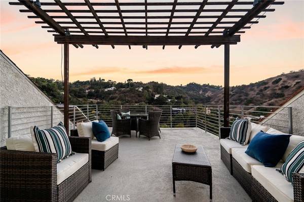 Studio City, CA 91604,3858 Alta Mesa DR