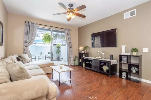 Saugus, CA 91350,27646 Susan Beth WAY #B