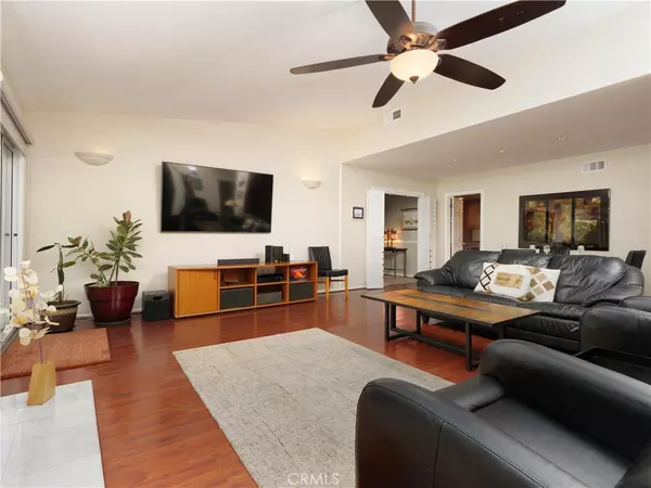 West Hills, CA 91304,23267 Valerio ST