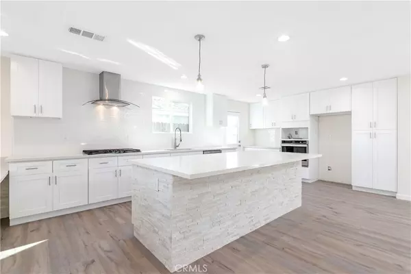 West Hills, CA 91307,23843 Victory BLVD