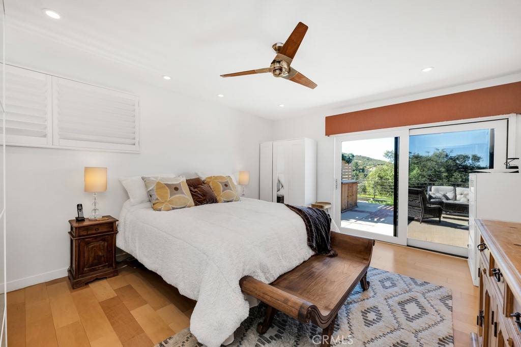 Calabasas, CA 91302,23722 Summit DR