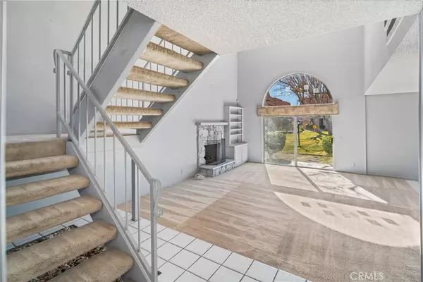 Palmdale, CA 93551,208 Shirley LN
