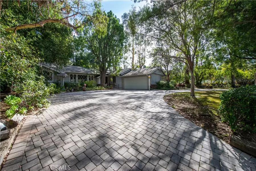 4254 Hayvenhurst AVE, Encino, CA 91436