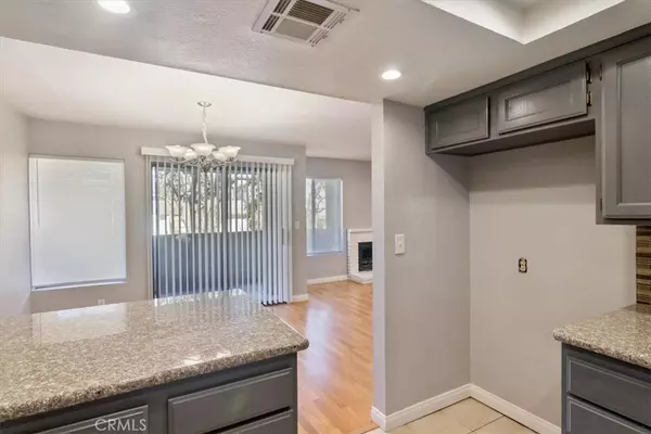 Canoga Park, CA 91304,21000 Bryant ST #5