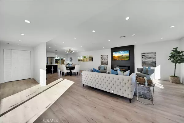 Woodland Hills, CA 91367,23715 Califa ST