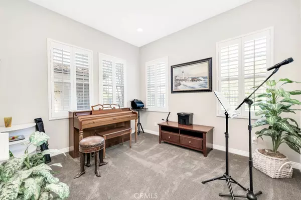 Newbury Park, CA 91320,5381 Via Pisa