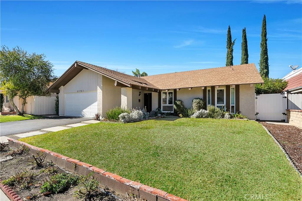 23761 Via Helina, Valencia, CA 91355