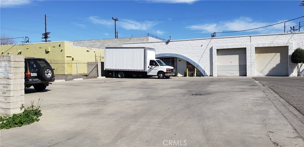 9042 Owensmouth AVE, Canoga Park, CA 91304