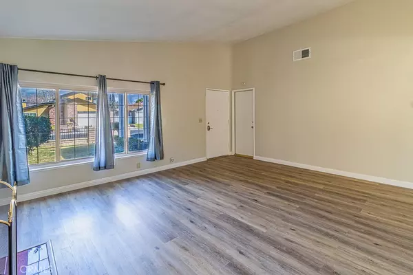 Valencia, CA 91355,25435 Via Pacifica