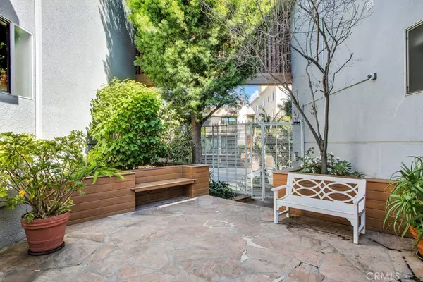 Westwood - Century City, CA 90064,2223 S Bentley AVE #204