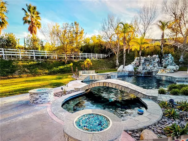 15256 Saddleback RD, Canyon Country, CA 91387