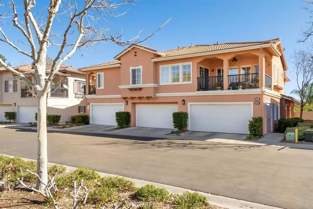 Valencia, CA 91354,27920 Cherry Blossom PL #22