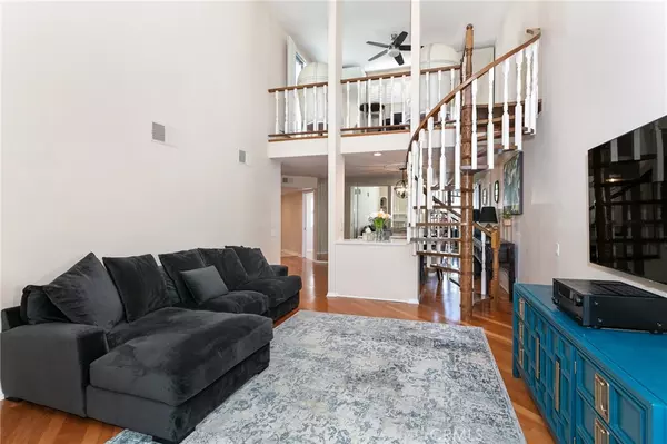 Sherman Oaks, CA 91403,4415 Saugus AVE #307