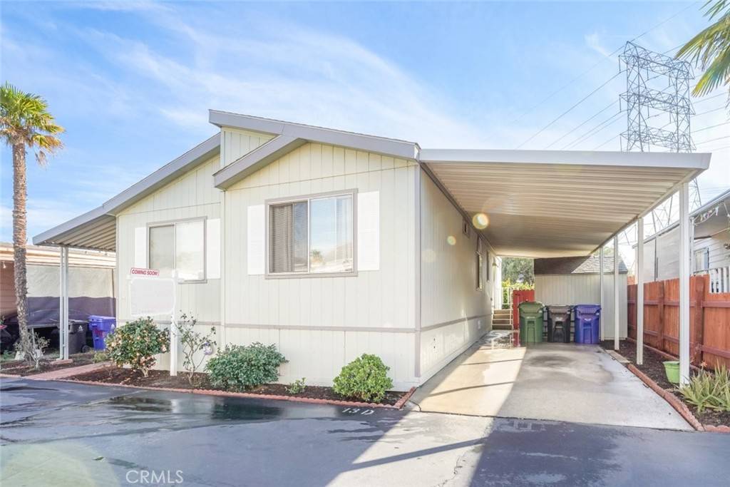 Sylmar, CA 91342,16079 Yarnell ST #SPC D13