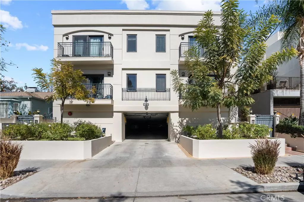 Studio City, CA 91604,11855 Laurelwood DR #3