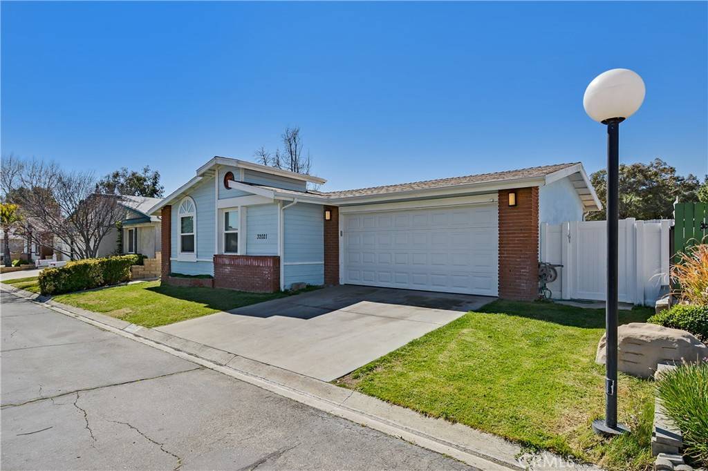 32021 Emerald LN, Castaic, CA 91384