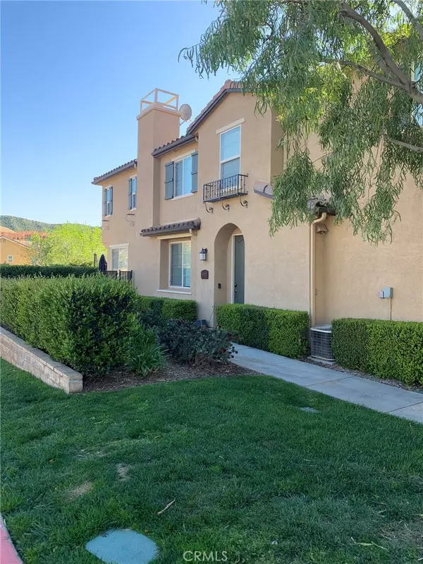 19322 Laroda LN, Saugus, CA 91350
