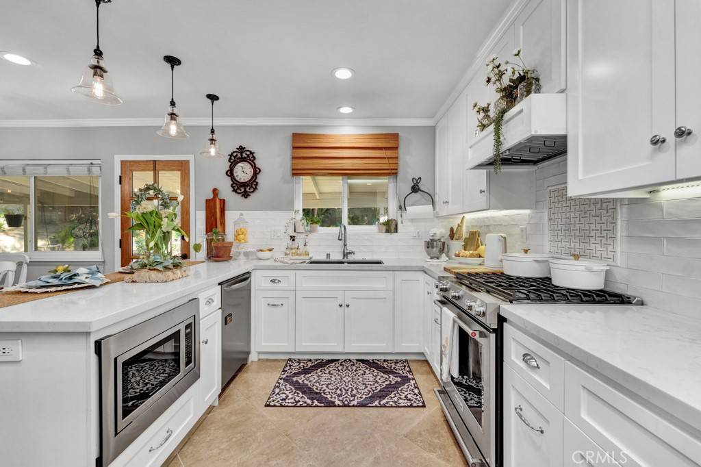 14066 Ryan ST, Sylmar, CA 91342
