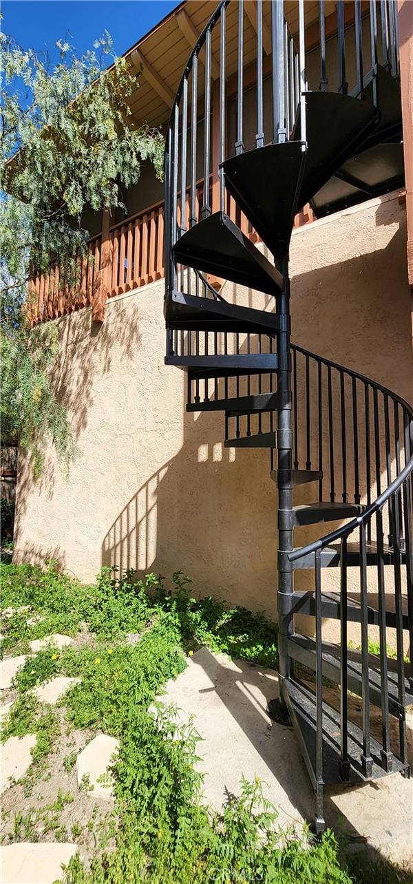 Calabasas, CA 91302,3525 Poppy DR