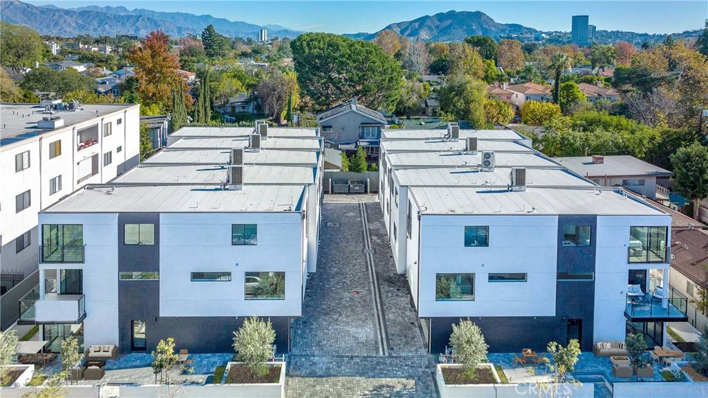 11627 Colfax Meadow Lane, Studio City, CA 91604