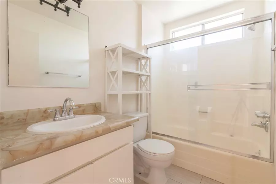 12157 Moorpark ST #206, Studio City, CA 91604