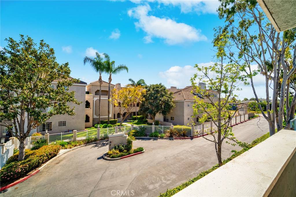 Huntington Beach, CA 92649,16960 Algonquin ST #2-204