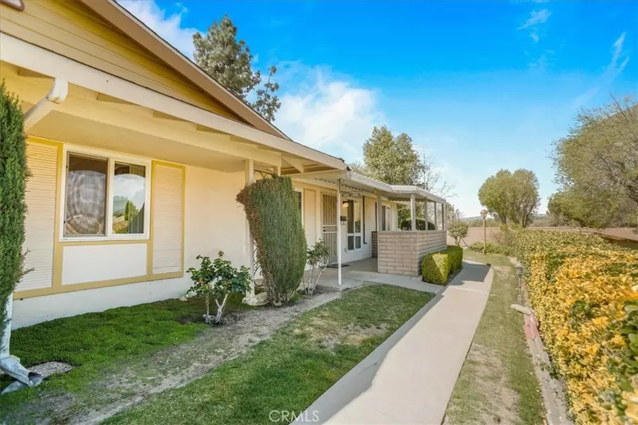 26835 Avenue Of The Oaks #A, Newhall, CA 91321