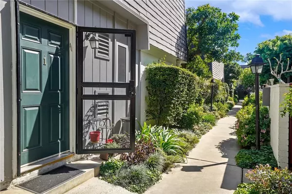Toluca Lake, CA 91602,10845 Blix ST #1