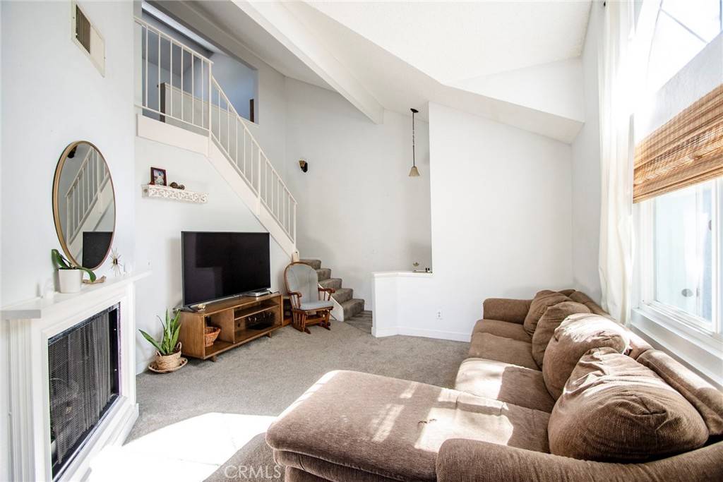 Canyon Country, CA 91351,26905 Flo LN #218