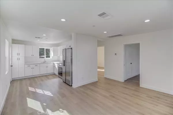 Sylmar, CA 91342,13278 Raven ST