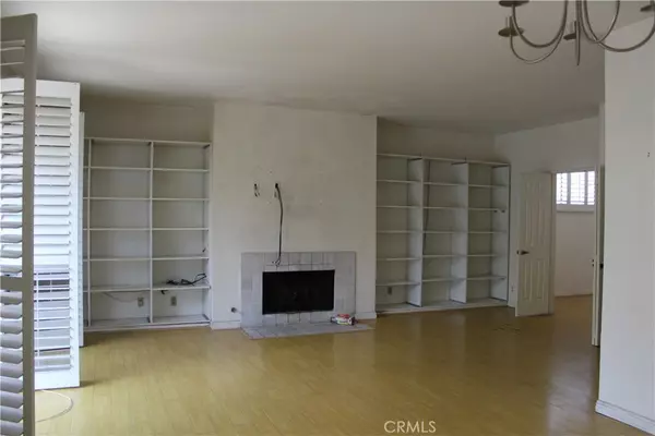 Toluca Lake, CA 91602,11322 Camarillo ST #104