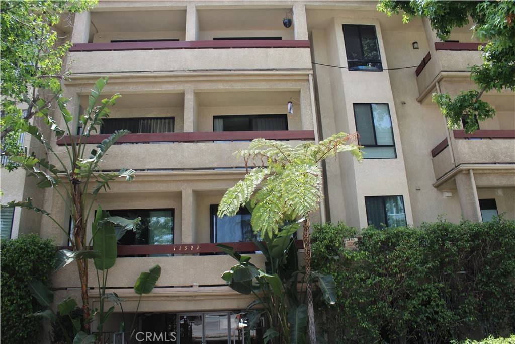 11322 Camarillo ST #104, Toluca Lake, CA 91602