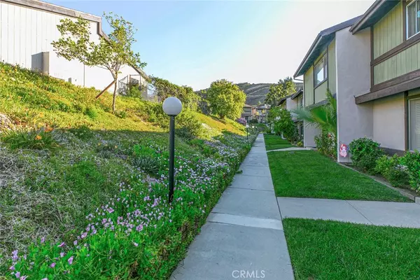 Sunland, CA 91040,8804 1/4 Wyngate ST