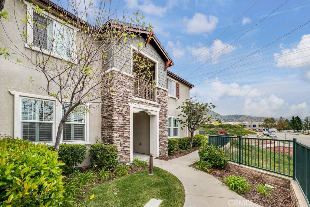 16739 Nicklaus DR #26, Sylmar, CA 91342