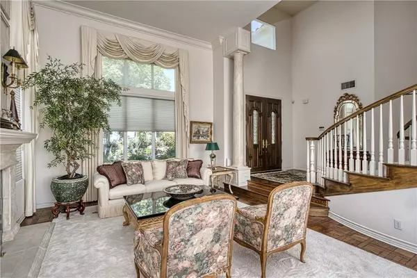 West Hills, CA 91307,24136 Hillhurst DR