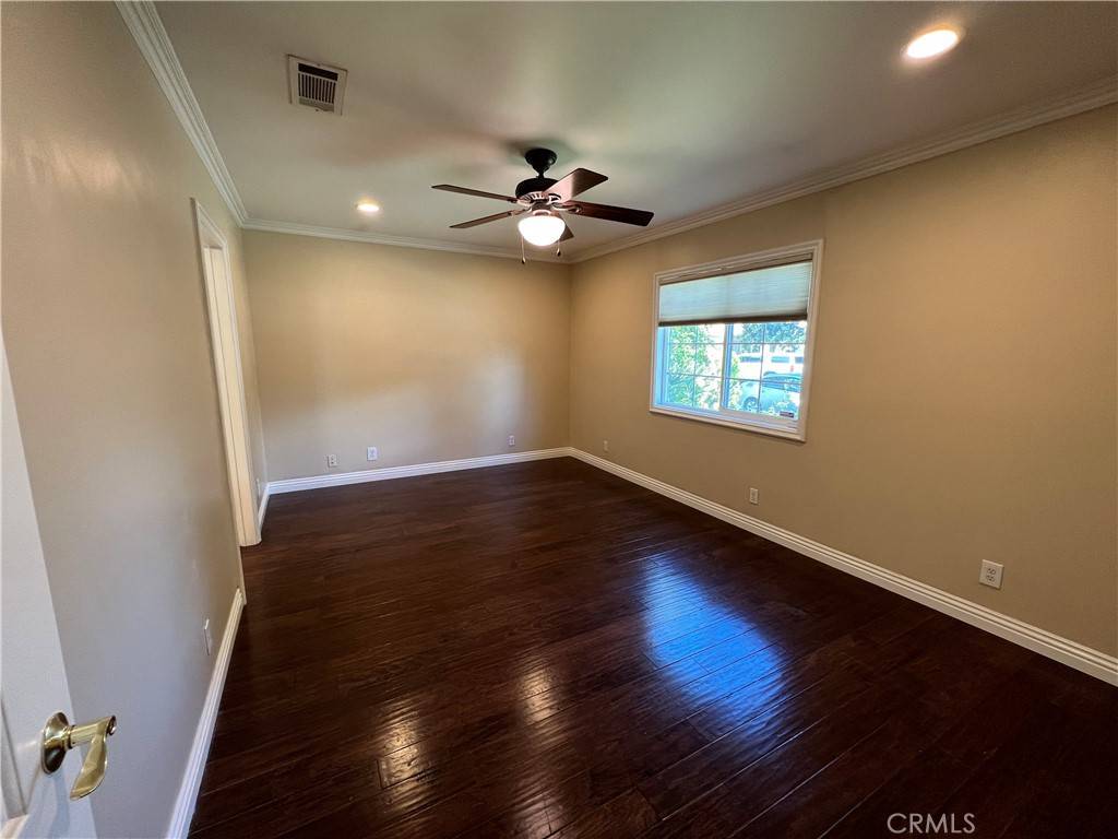 Lake Balboa, CA 91406,17500 Haynes ST