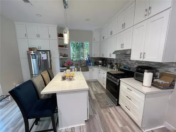 Valley Village, CA 91601,5234 Lemp AVE