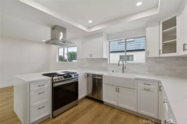 Tarzana, CA 91356,18550 Hatteras ST #47