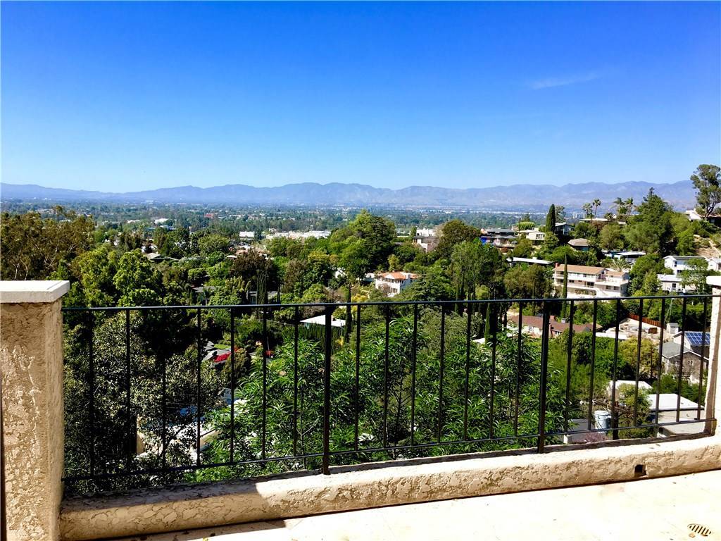 11779 Laurelcrest DR, Studio City, CA 91604