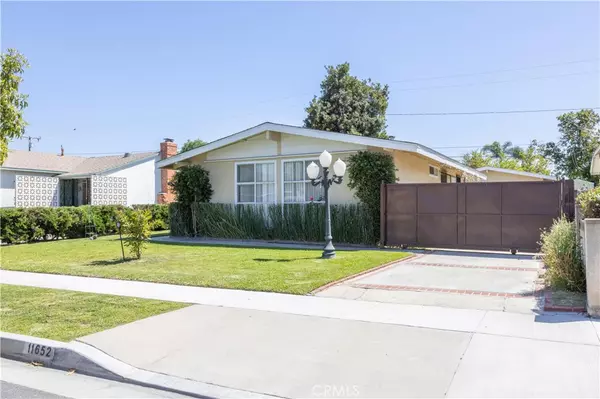Santa Fe Springs, CA 90670,11652 Parkmead ST