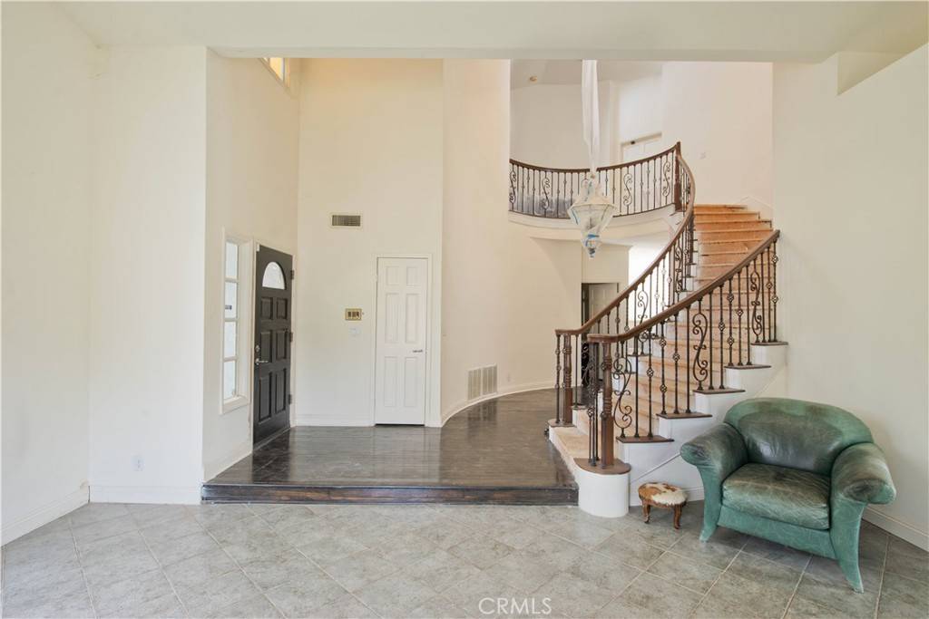 Chatsworth, CA 91311,10827 Canoga AVE
