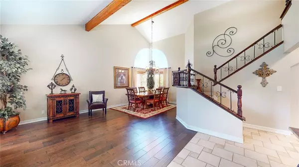 Saugus, CA 91390,28619 Apricot PL