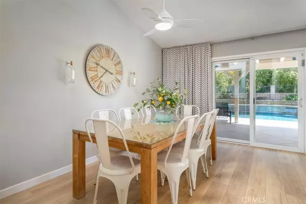 Saugus, CA 91350,22402 Oxford LN