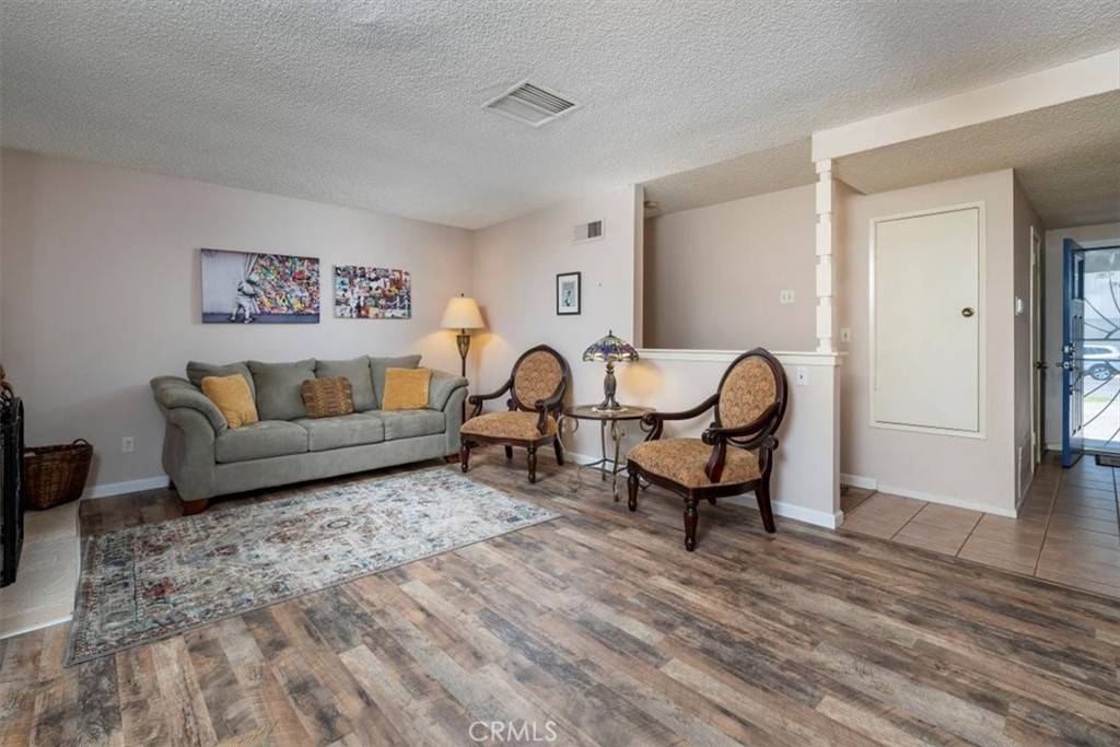 Canyon Country, CA 91351,27038 Honby AVE