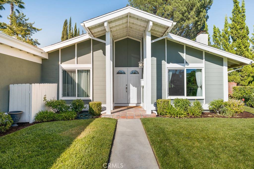 23041 La Granja DR, Valencia, CA 91354